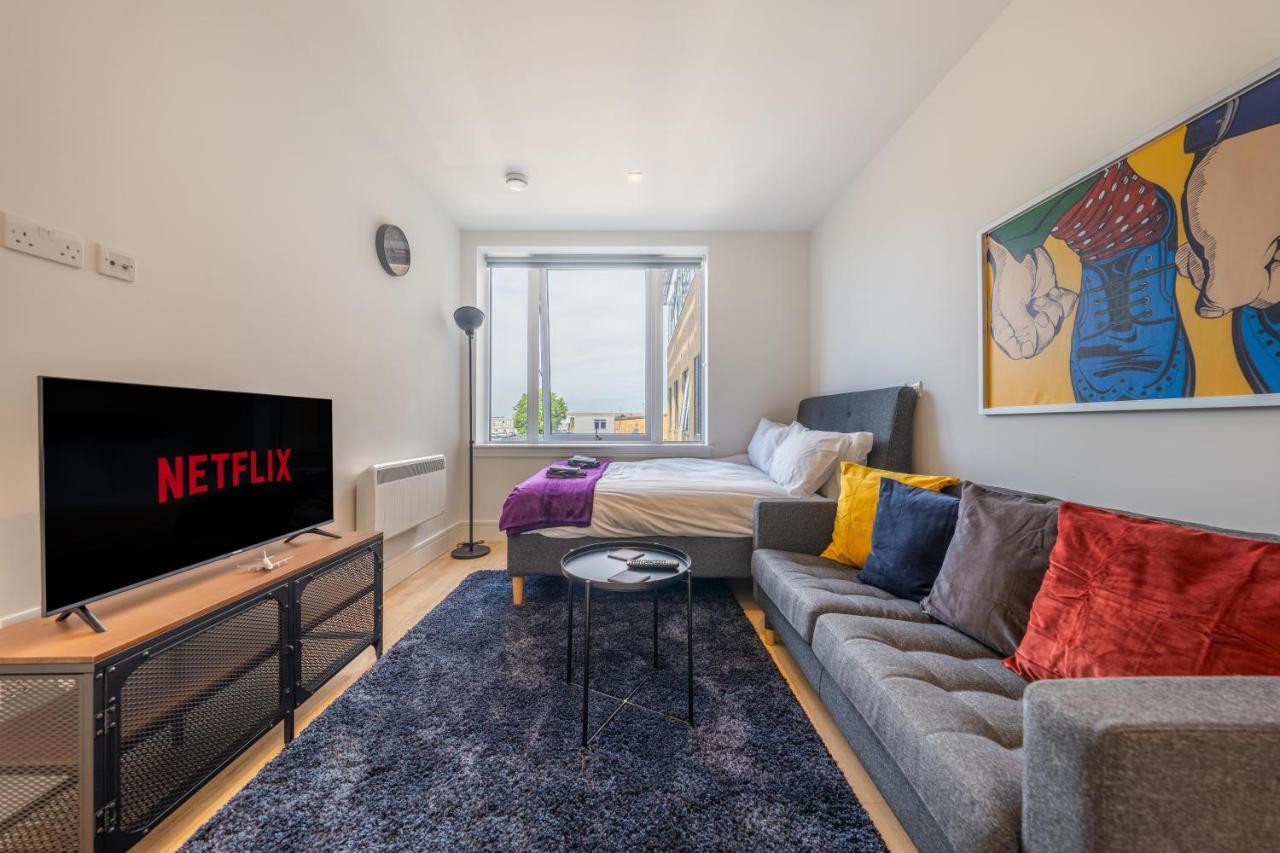 Cozy Apartments - Free Wifi And Parking Onsite Feltham 外观 照片