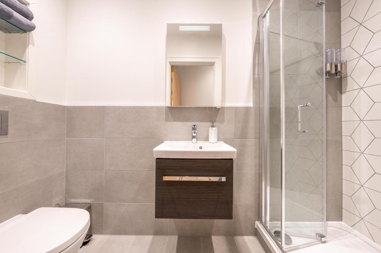 Cozy Apartments - Free Wifi And Parking Onsite Feltham 外观 照片