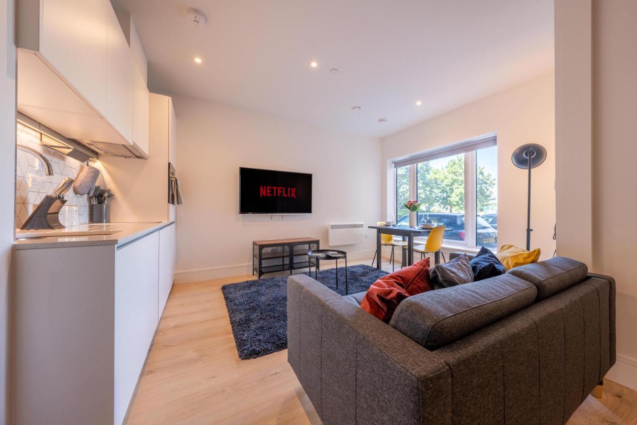 Cozy Apartments - Free Wifi And Parking Onsite Feltham 外观 照片