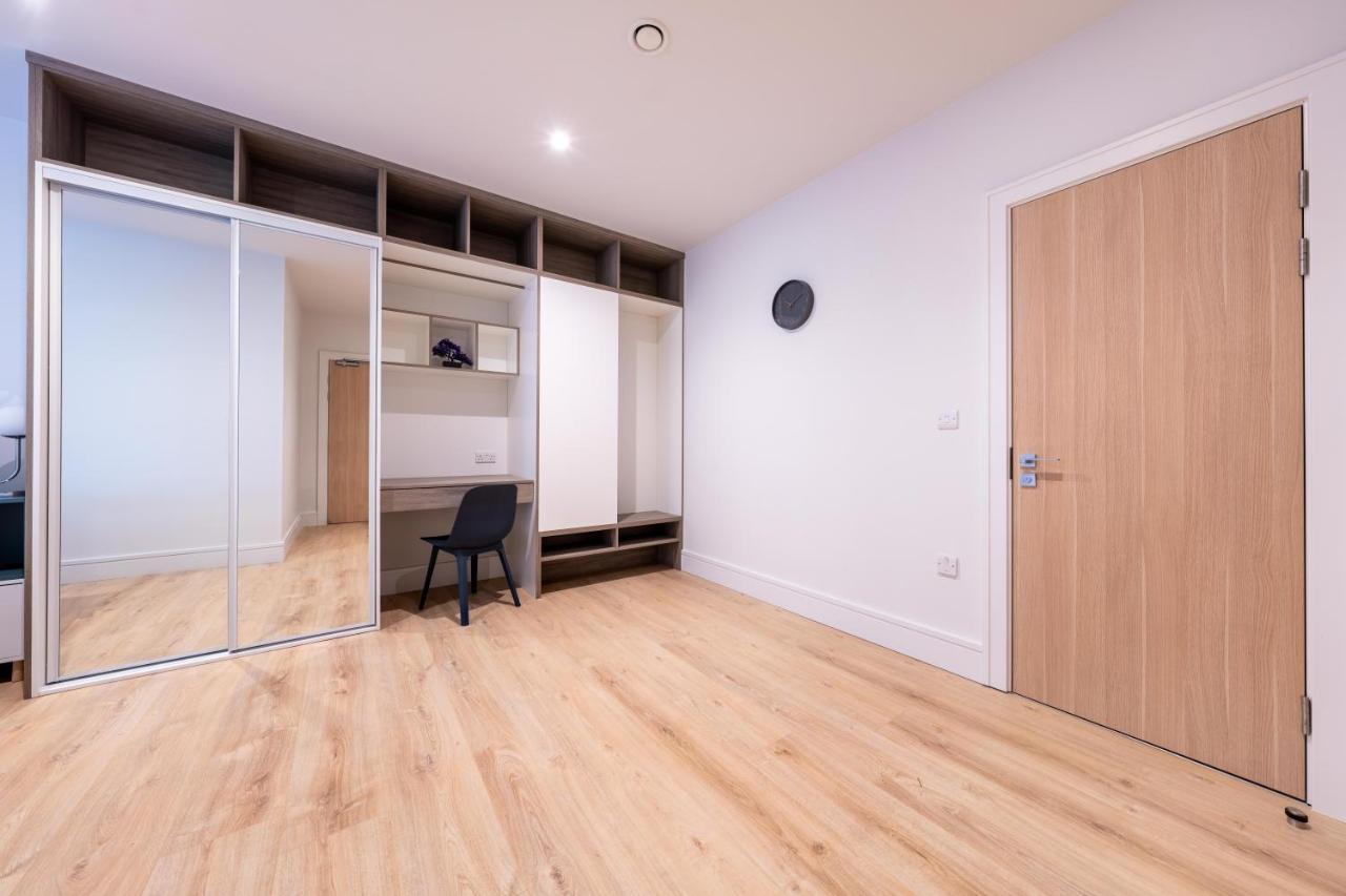 Cozy Apartments - Free Wifi And Parking Onsite Feltham 外观 照片