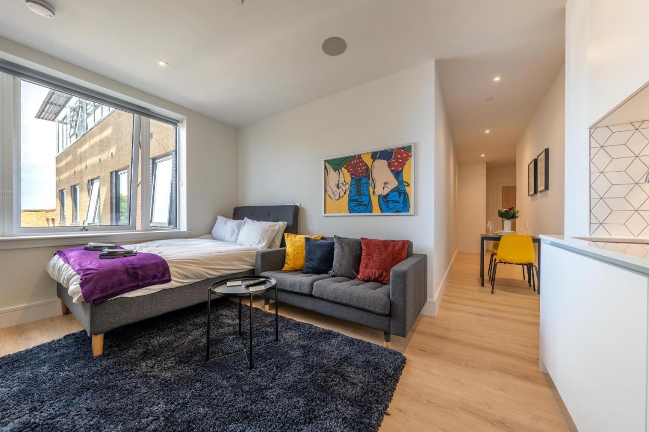 Cozy Apartments - Free Wifi And Parking Onsite Feltham 外观 照片