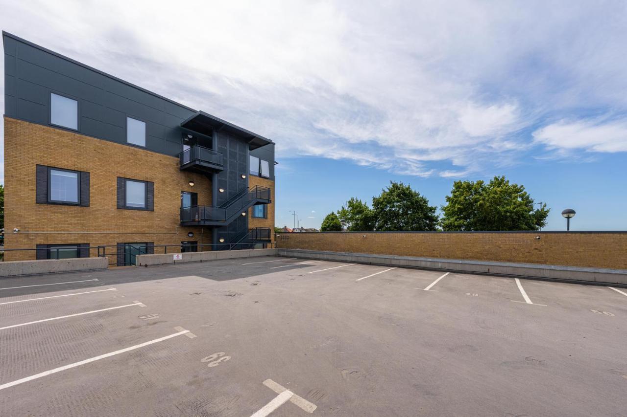 Cozy Apartments - Free Wifi And Parking Onsite Feltham 外观 照片